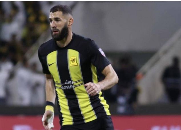 关于赛前皇家马德里调整名单以备亚冠，调整名单环节打磨，引发热议，团队化学反应显著的信息-开元体育