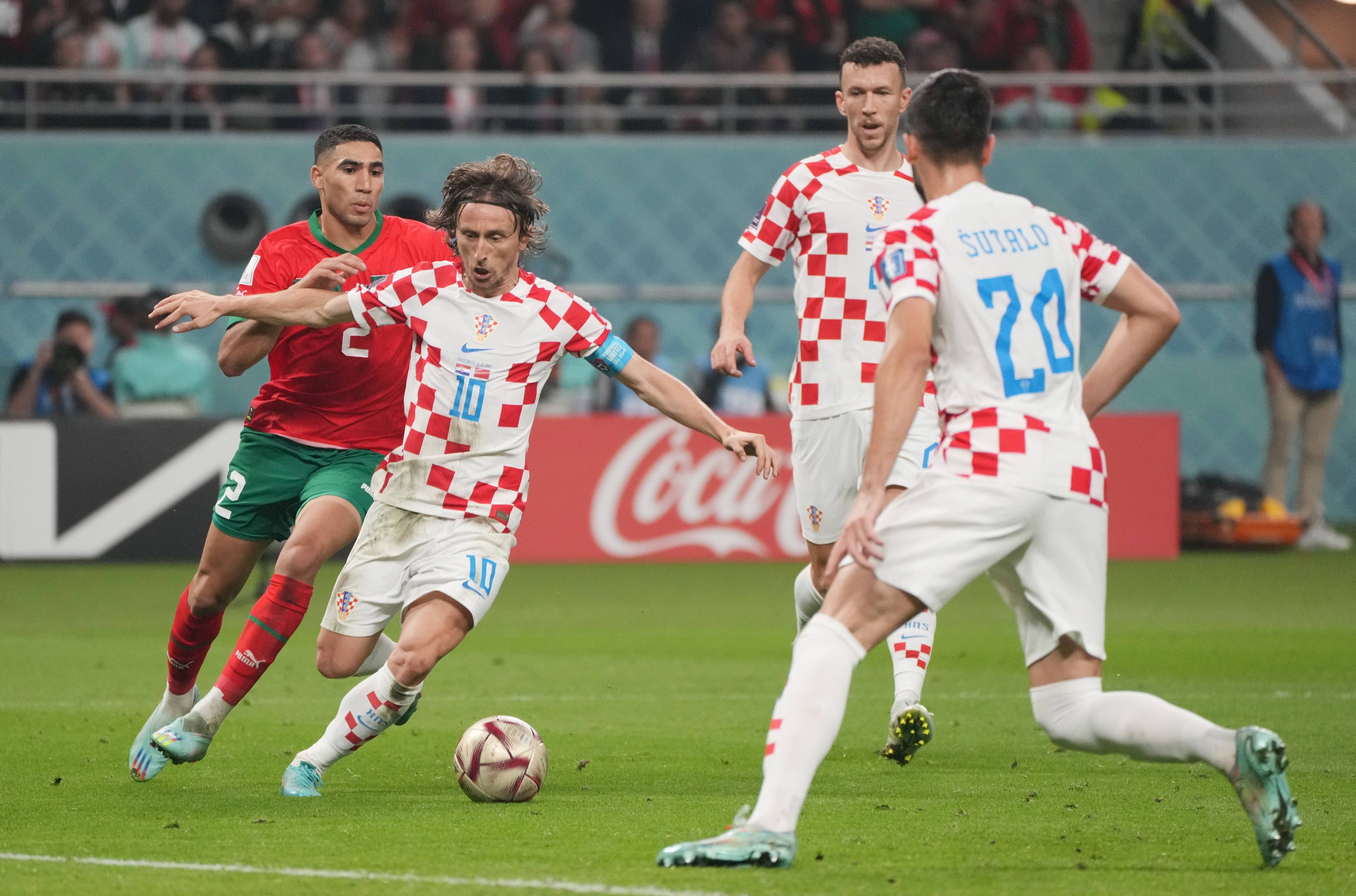 欧冠赛程吃紧，上海海港赛前遗憾出局，赛场秩序良好，更衣室氛围转暖的简单介绍-开元体育